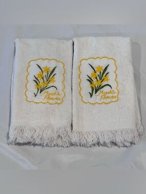 Vintage Cannon March’s Flower Embroidered Hand Towels Set of 2